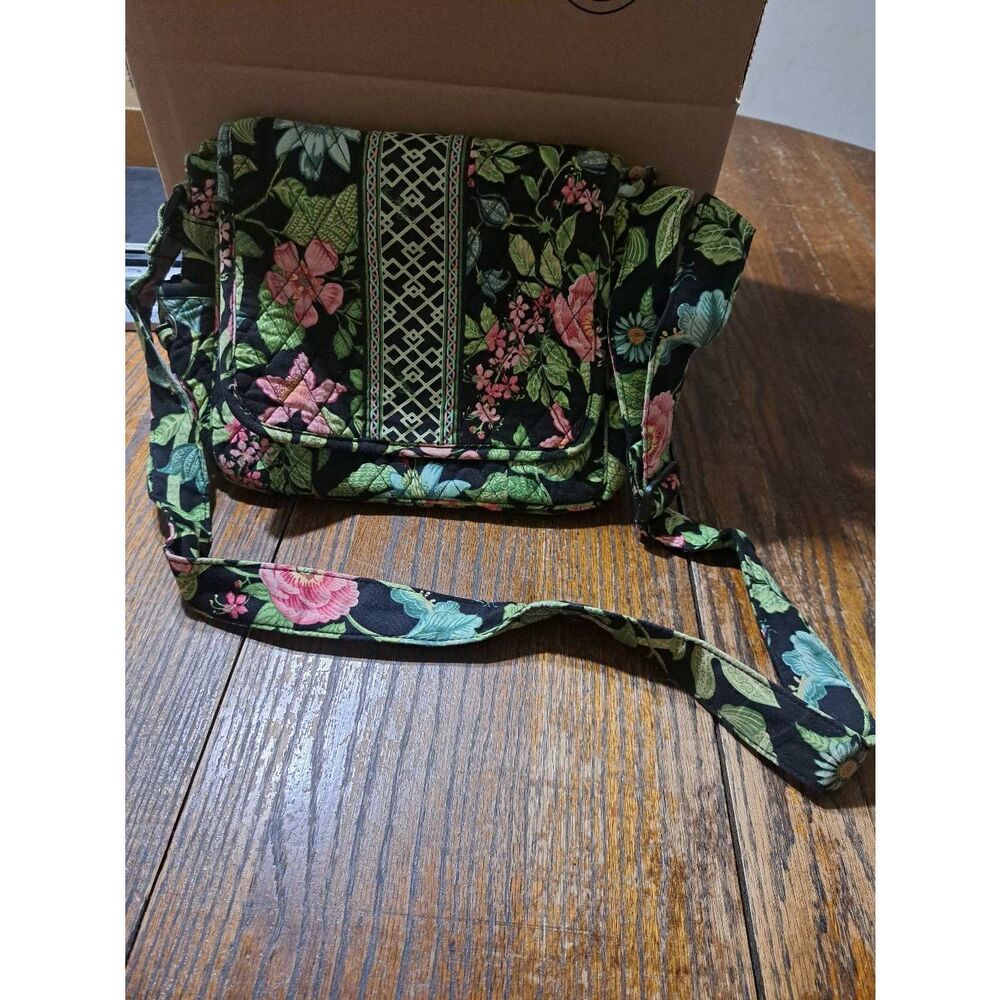 Vera Bradley Lindsay Quilt Floral Retired Pattern 08 Purse Handbag Pocket Book